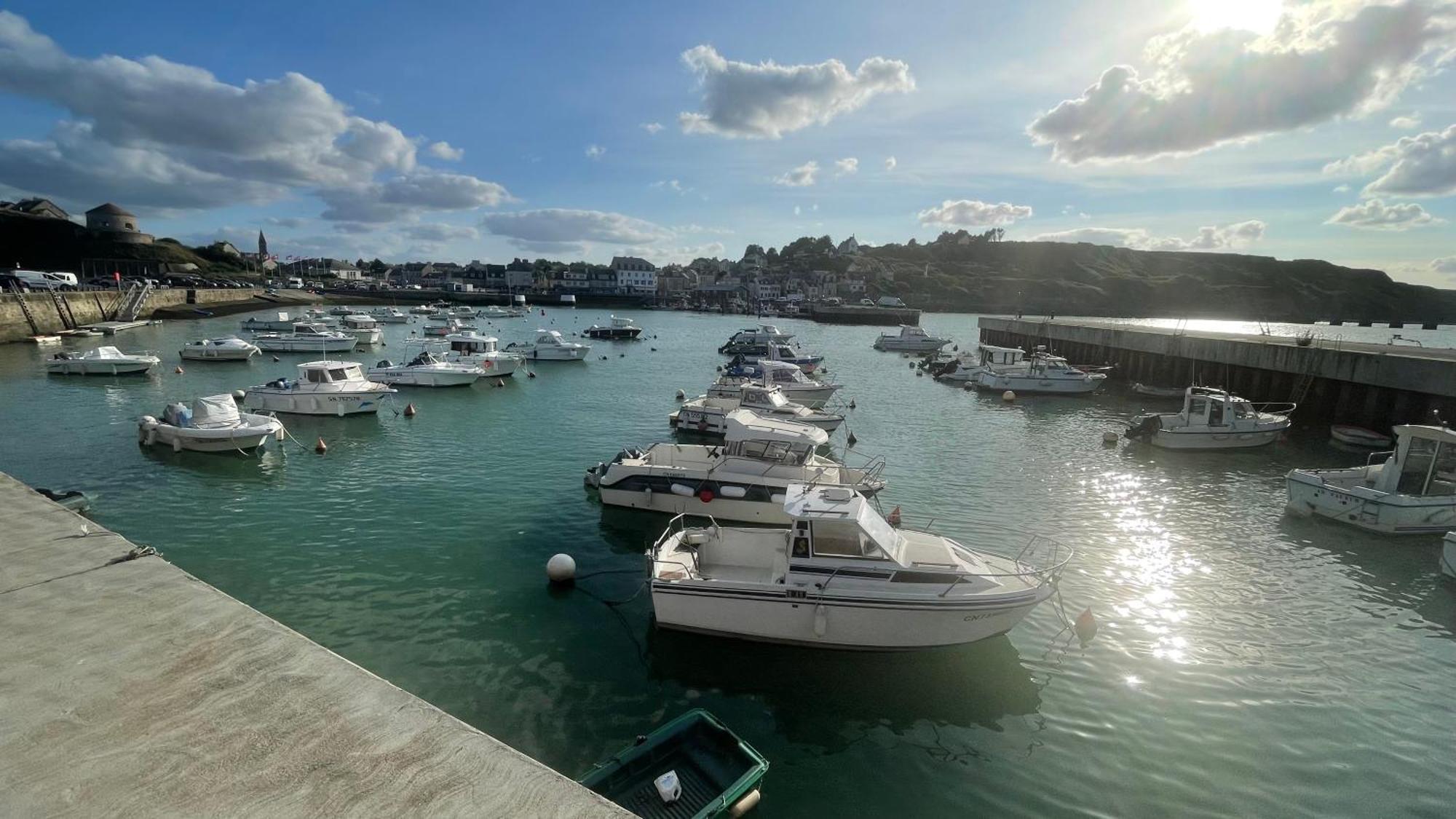 Maison Calme Et Cosy A Port-En-Bessin Pres Du Golf Et De La Mer Exterior photo